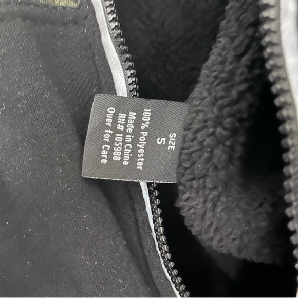 Boys size 5 Camouflage jacket for winter - Picture 4 of 4